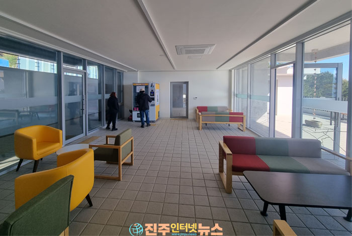 지리산 정령치, 친환경 주차장 및 정령치하늘전망대 재정비 완료 - 진…