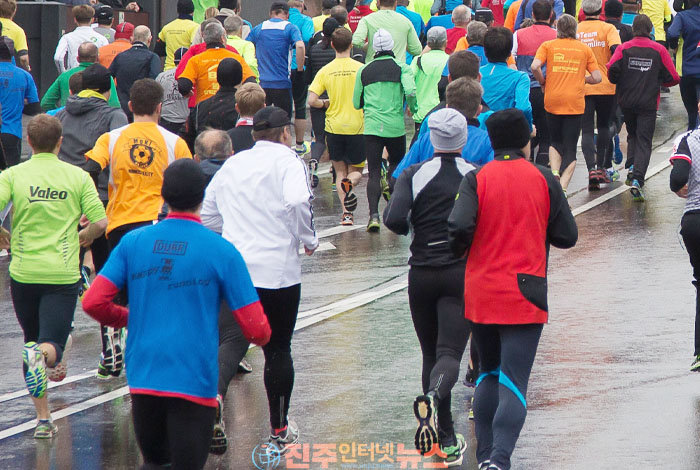 고혈압 환자 24시간 활동혈압 낮추는 최적 운동법: 유산소, 복합운동, HIIT 효과 입증