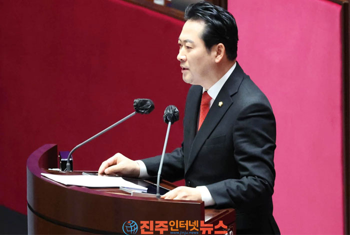 장동혁 퇴진론, 힘 빠지는 이유…국민의힘은 ‘책임 정치’보다 ‘권력 계산’에 갇혔다