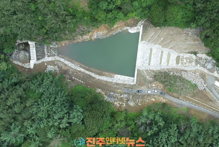 산사태·산불·가뭄 대응 ‘1석 3조’ 기대… 그러나 생태계 훼손·퇴적물 관리 없이는 효과 반감 우려