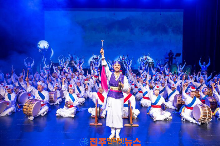 큰들 창립 42주년 정기공연 11월 시민참여형 공연 130명 풍물놀이 참가자 모집
