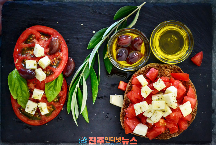 스웨덴 장기 추적 연구…항염증 식단이 알츠하이머 바이오마커 높은 고위험군에 특히 효과적