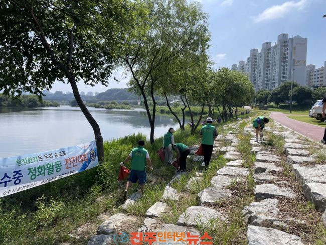 경남특전사환경관리협회 남강 정화활동 펼쳐
