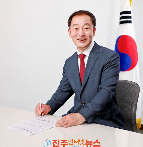 민선 9기 유명현 산청군정 출범 다시 뛰는 산청, 행복한 군민 실현