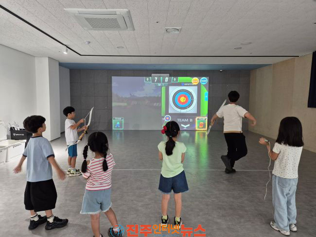 남해군 청소년수련관 가상현실(VR) 스포츠실 개장
