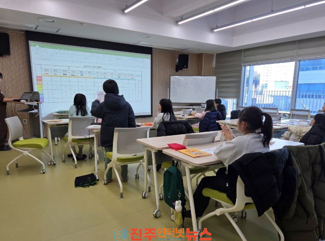 진주시립도서관 2026년 여름 독서교실 참가자 모집