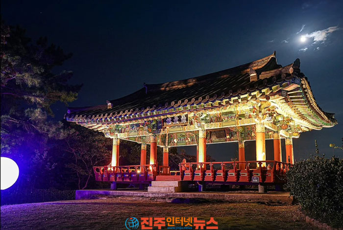 남강의 밤을 품은 '정암루'