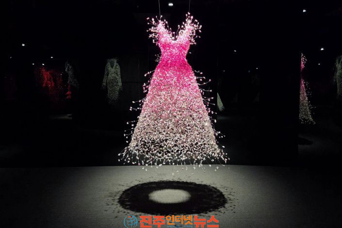 진주시 금기숙 작품전 10월18일까지 연장 전시