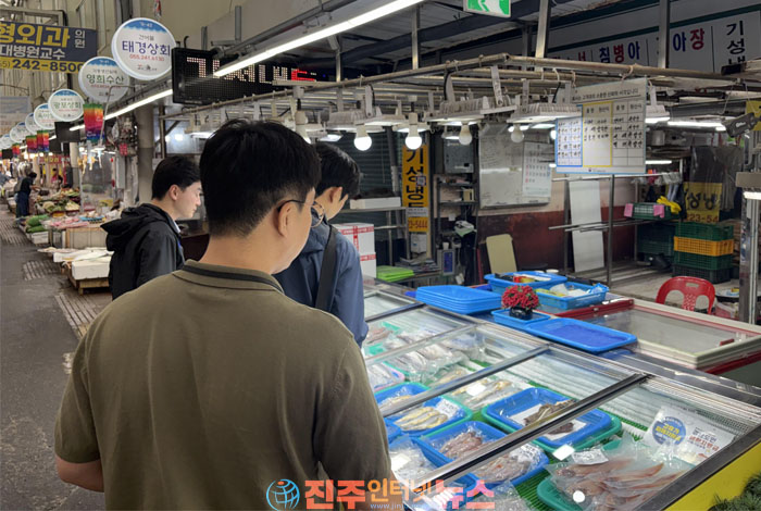 경남 수산물 원산지 특별단속…일회성 점검으로는 '원산지 둔갑' 근절 못 한다