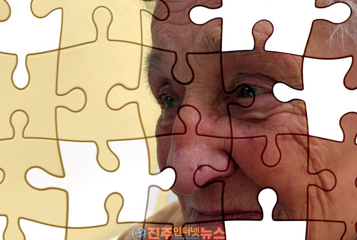 치매는 가족의 병이다…배우자도 치매 위험 70% 증가, 함께 지켜야 할 뇌 건강