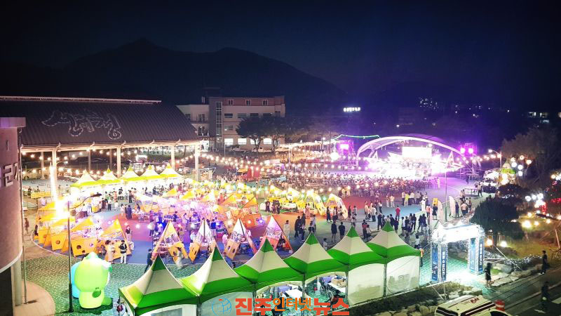 낮에는 청정 계곡·밤에는 빛나는 축제 피서 성지 산청군 주목