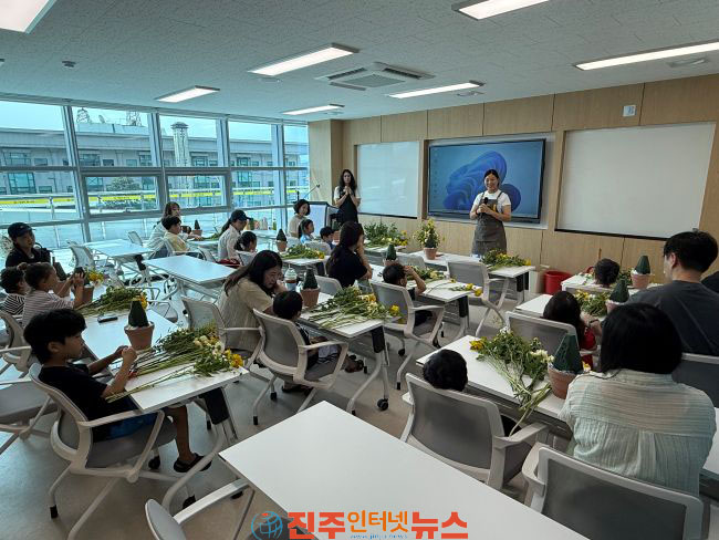 하동군 평생학습관 하반기 정기강좌 인기몰이! 모집 첫날 정원 90% 마감