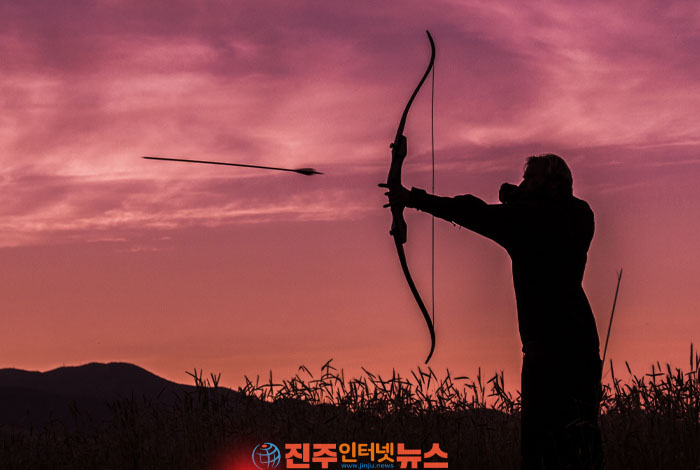성공하는 사람은 왜 스스로 고립을 선택하는가