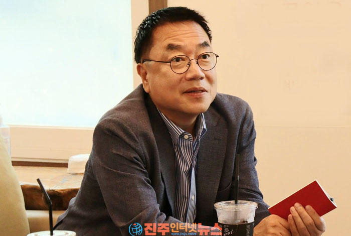 ‘부산 돌려차기’ 농담 논란, 피해자의 용서가 정치권 면죄부는 아니다