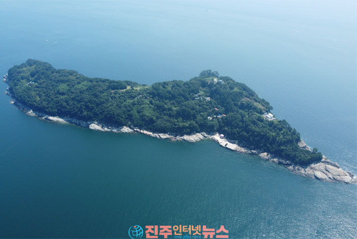 지심도 183억 개발 본격화…동백숲·일제강점기 역사 지키는 ‘친환경 관광’ 될까