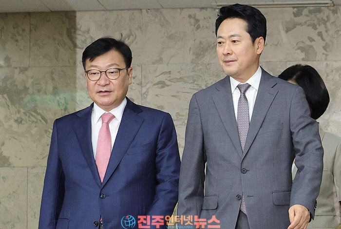 국민의힘 장동혁 사퇴론 ‘잠복’…정점식 “강제 퇴진은 안 돼”  끝나지 않은 책임론 VS 무너지는 리더십