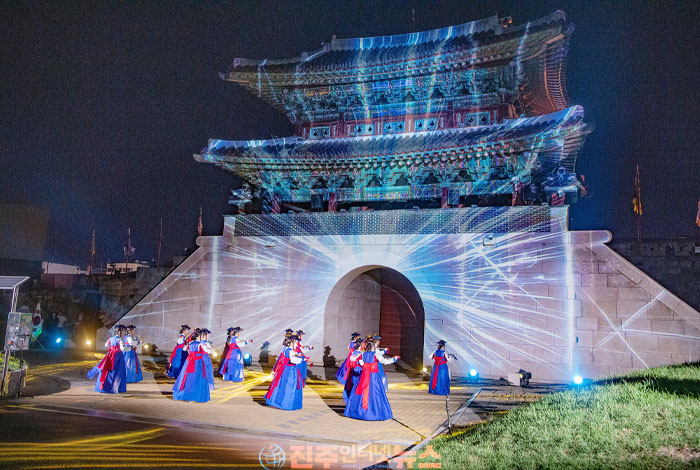 진주성 미디어아트 2026 개막! 9월 6일까지 12개 콘텐츠… 공북문·촉석루 야간 볼거리 총정리