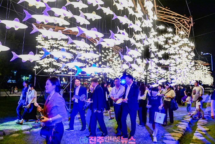 진주성 미디어아트 2026 개막! 9월 6일까지 12개 콘텐츠… 공북문·촉석루 야간 볼거리 총정리