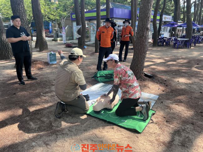 한려해상국립공원 여름철 물놀이 특별대책기간 연장 맞춰 안전사고 예방 합동 캠페인 실시