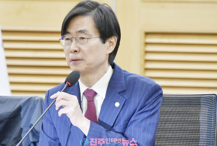 “정치는 정치로 풀겠다” 조경태의 승부수…국민의힘에 남은 숙제