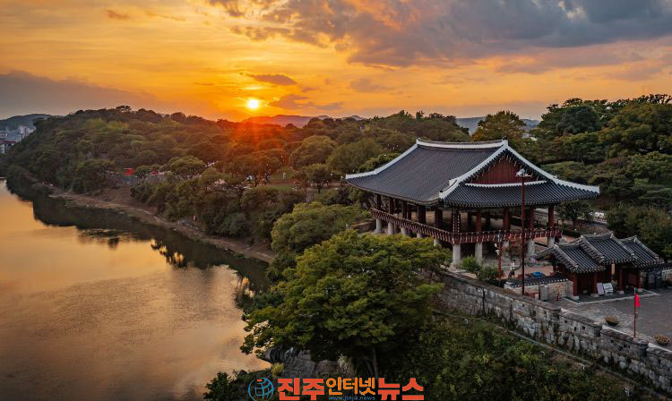 진주 남강·촉석루 일원 국가지정 자연유산 명승 눈앞
