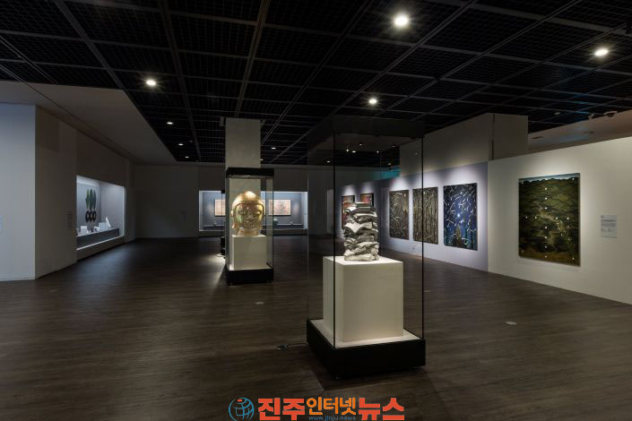 진주시립이성자미술관 특별기획전 이미지의 미래들 성황리 폐막 이성자미술관
