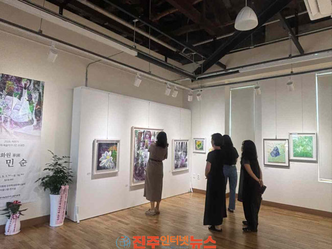 진주교육지원청 지역 예술작가 2인 초대전 개최