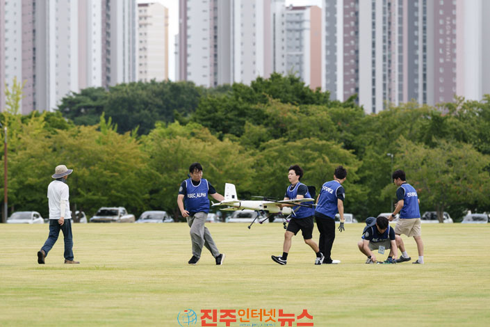 진주시 한국로봇항공기 경연대회 성황리 개최