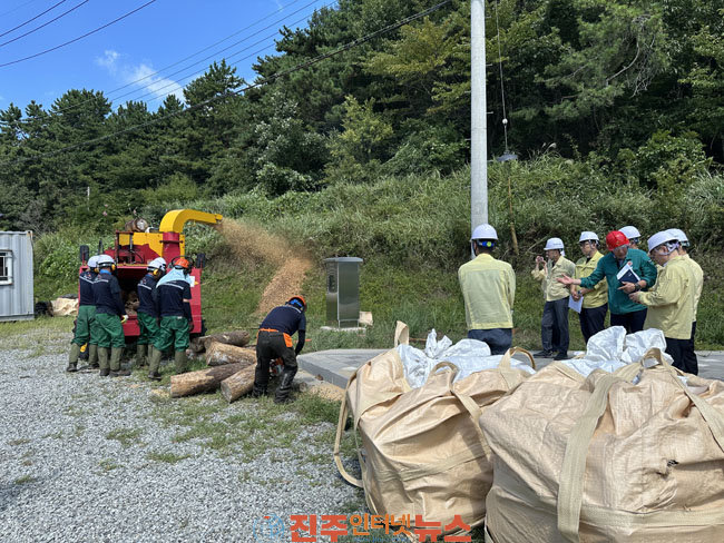 남해군 헬기 활용 소나무재선충병 훈증더미 제거사업