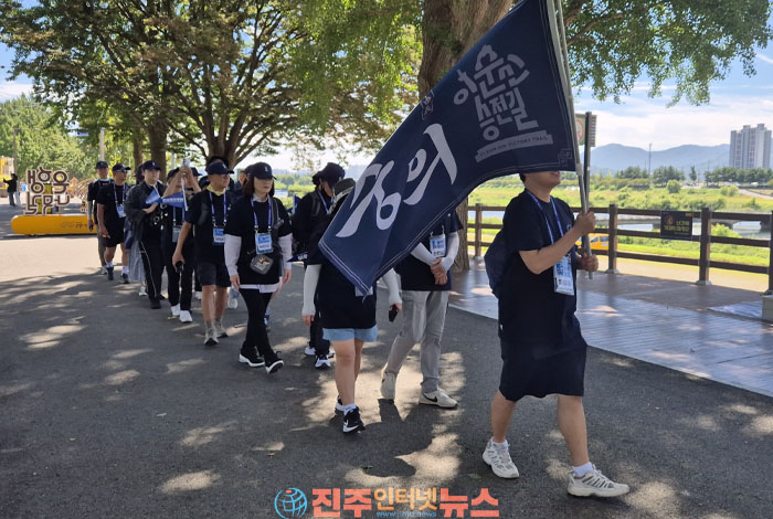 이순신 승전길 150명에서 1만 명으로? 아산·진도·남해 역사관광의 승부수