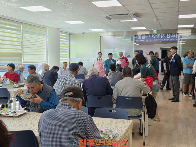 국제로타리3590지구 진교 로타리클럽 어르신에 자장면 나눔