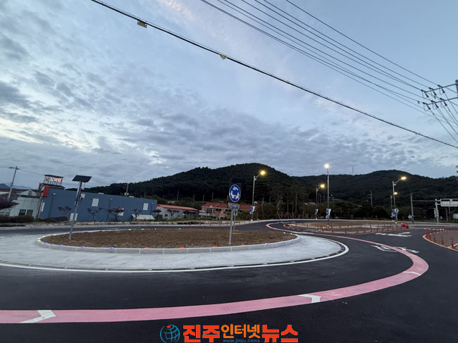 산청군 산청읍 지리1구 회전교차로 준공