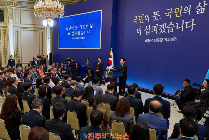 이재명 대통령은 부동산 정책과 관련해서는 수도권 집값 안정과 국토 균형발전을 주요 과제로 제시했다.
