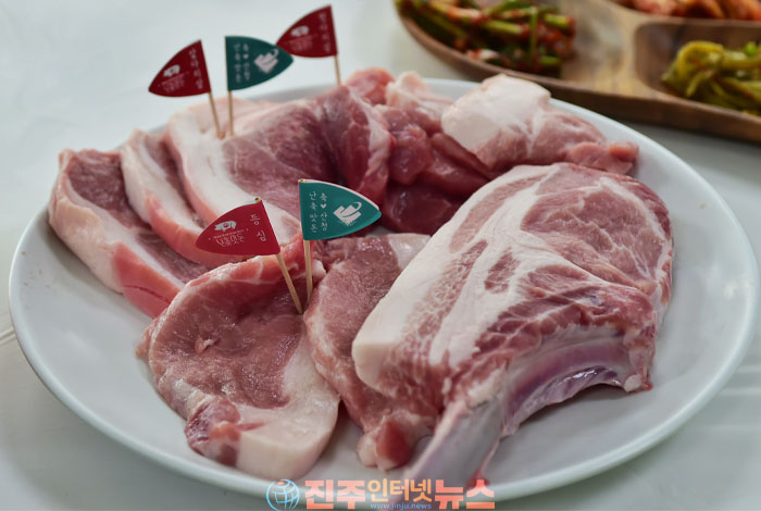 산청 난축맛돈 내륙 첫 출하…제주 흑돼지 전국화 가능성 열었다