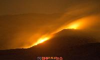 경남 밀양·함양 잇단 산불…극한 폭염·장기 가뭄이 만든 여름 화약고